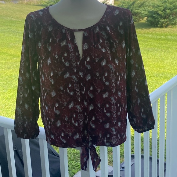 West K Veronica  abstract snake printed Tie  Front 3/4 sleeve Top Small NWOT - Picture 3 of 10